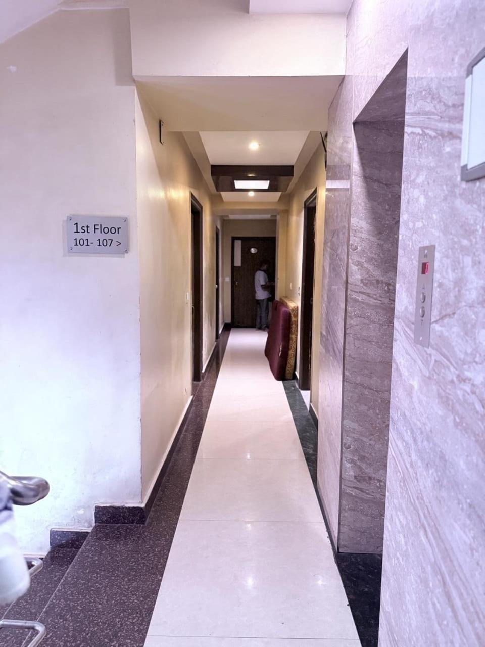 Rajkamal Palace - Near Kashi Vishwanath Temple فاراناسي المظهر الخارجي الصورة